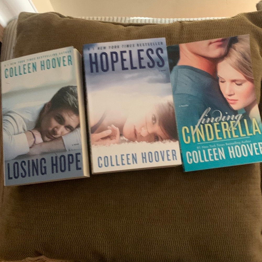 Colleen Hoover Hopeless Series. Excellent condition, smoke/pet free home